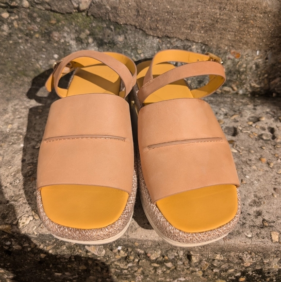 4CCCCEES Eclipse Pinch Chunky Platform Sandals Beige - Picture 2 of 7